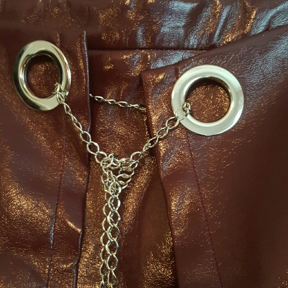 Faux leather mini skirt - Picture 6 of 8